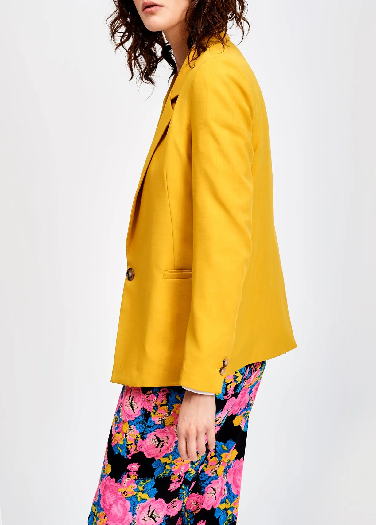 Classic yellow blazer