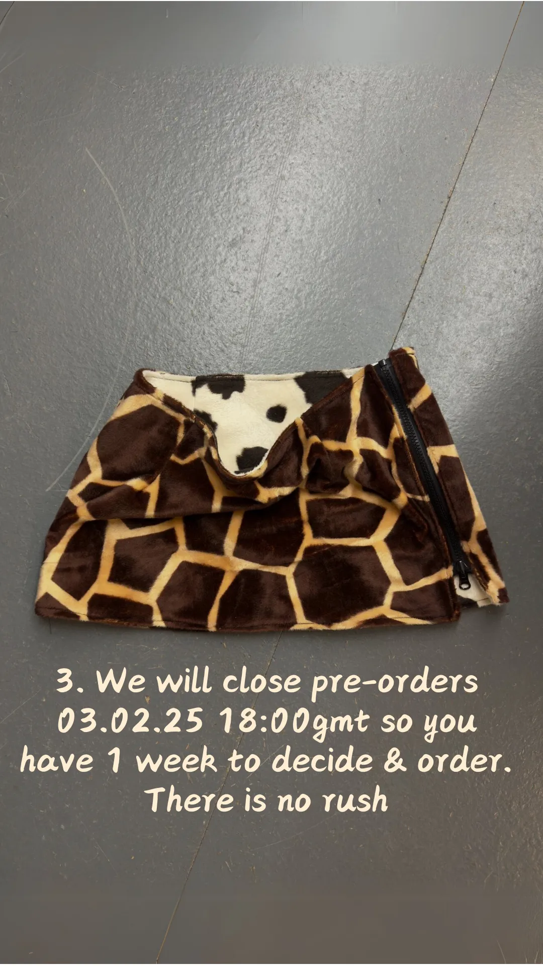 COW/GIRAFFE REVERSIBLE MINI SKIRT