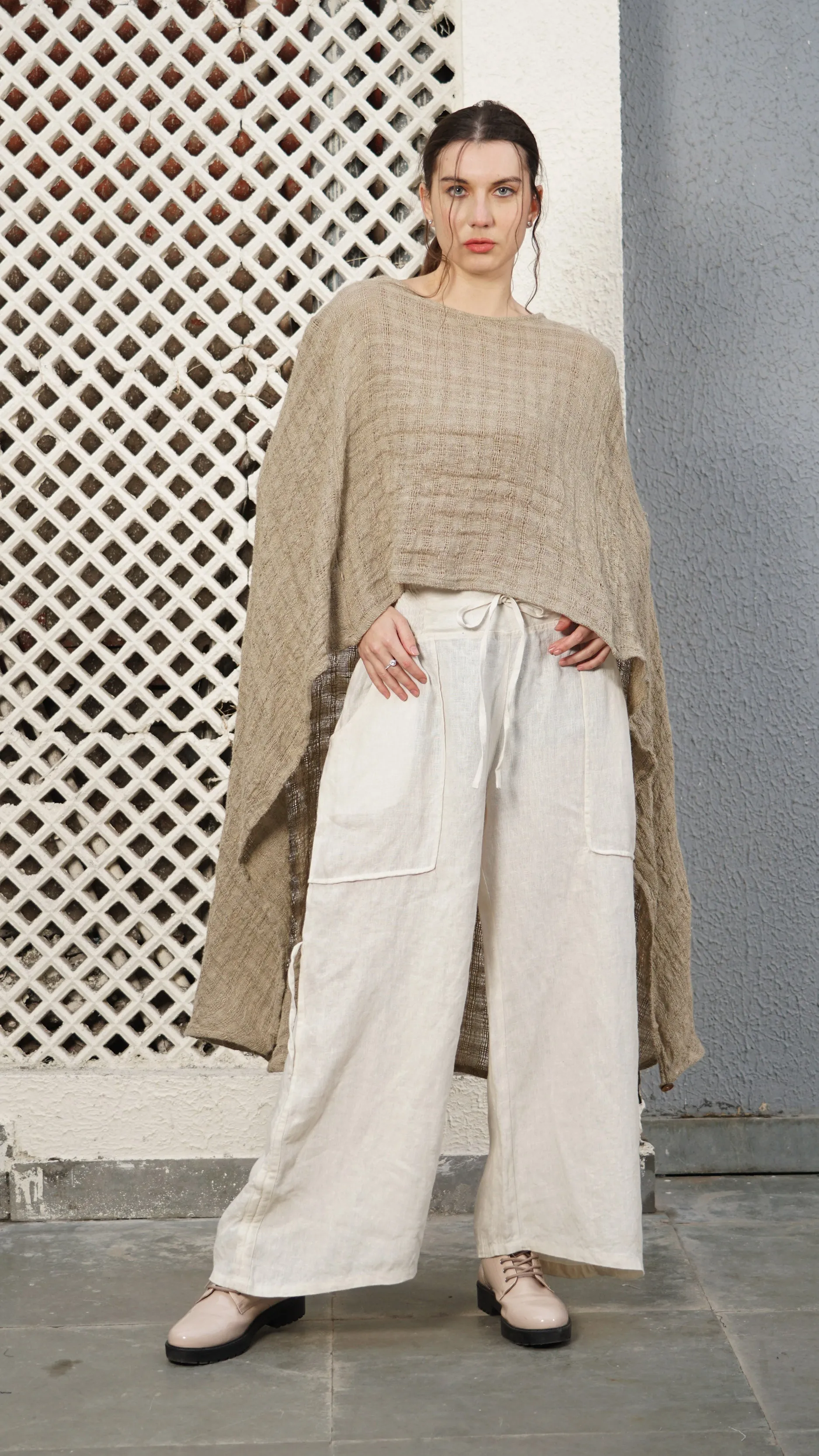 Fox Linen Poncho in Latte