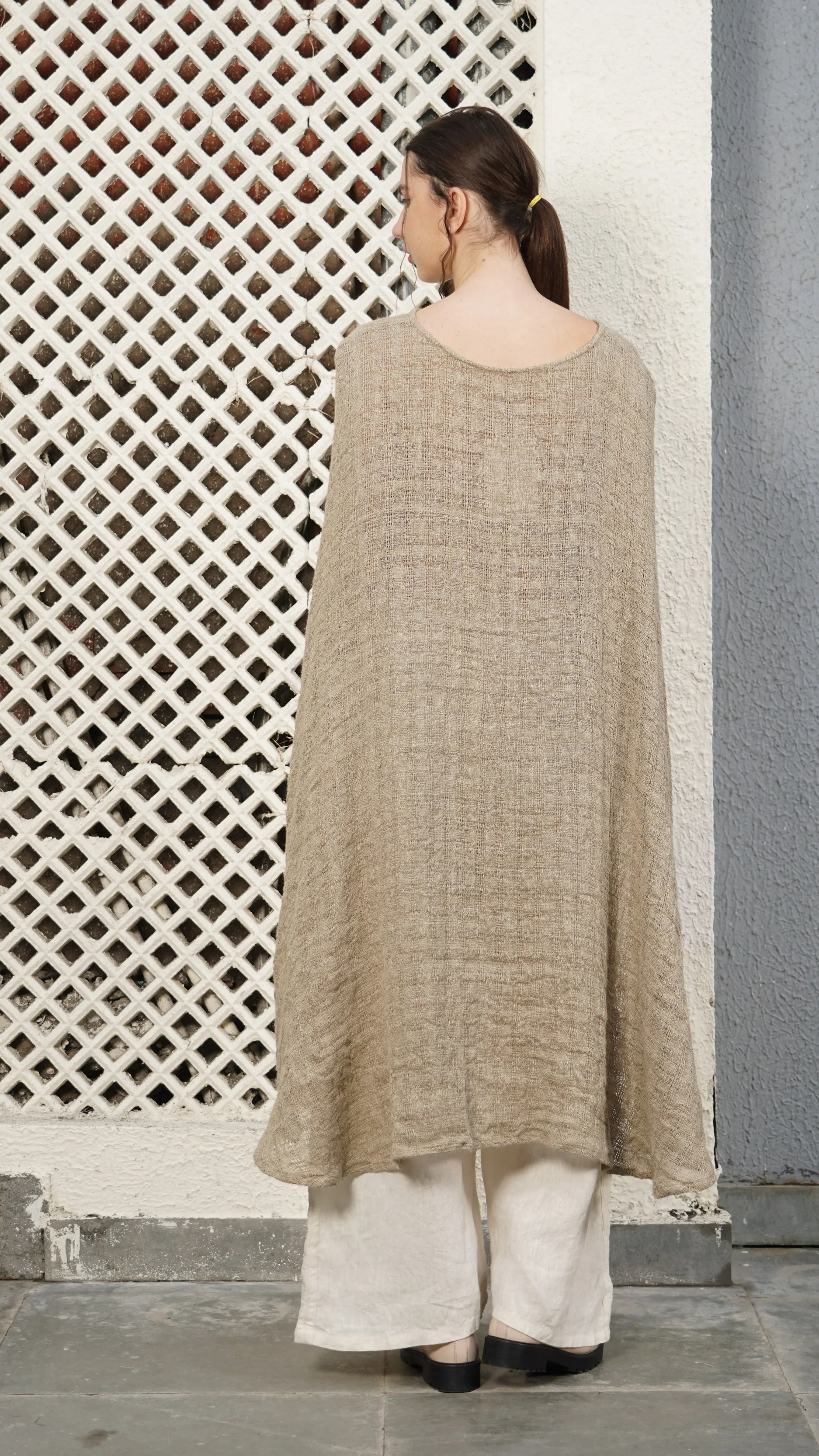 Fox Linen Poncho in Latte