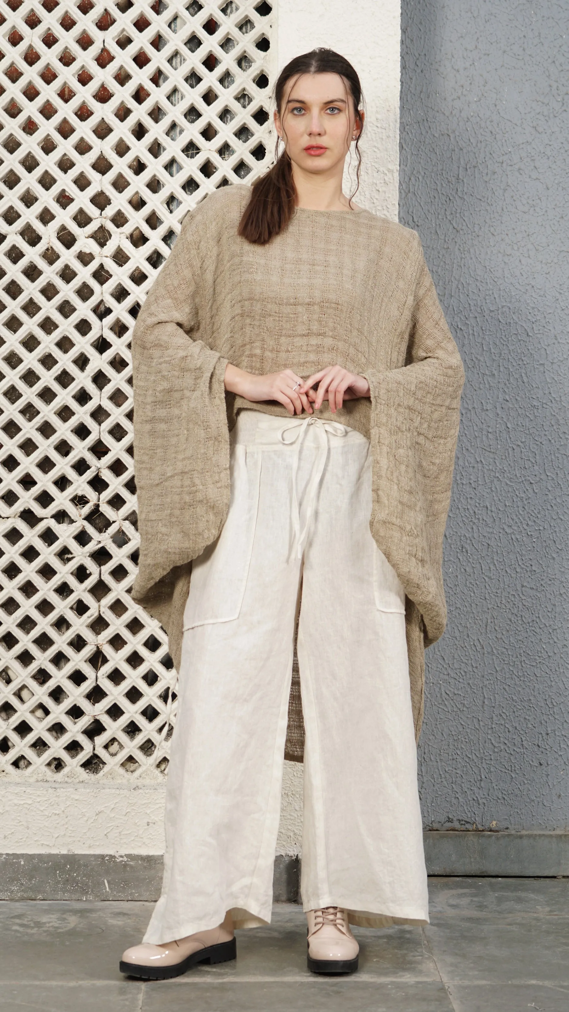 Fox Linen Poncho in Latte