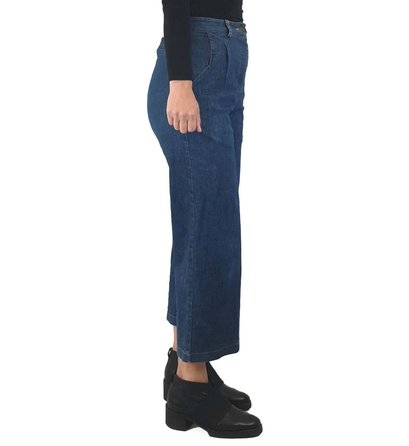 Kuwaii mid denim wide leg jeans size 8