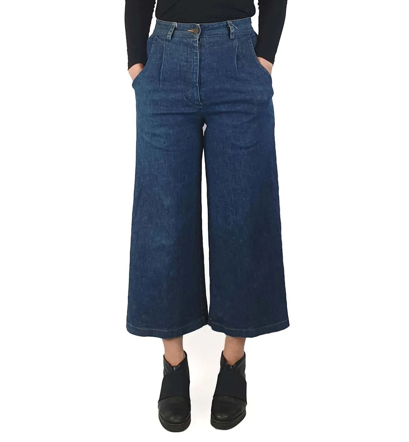 Kuwaii mid denim wide leg jeans size 8