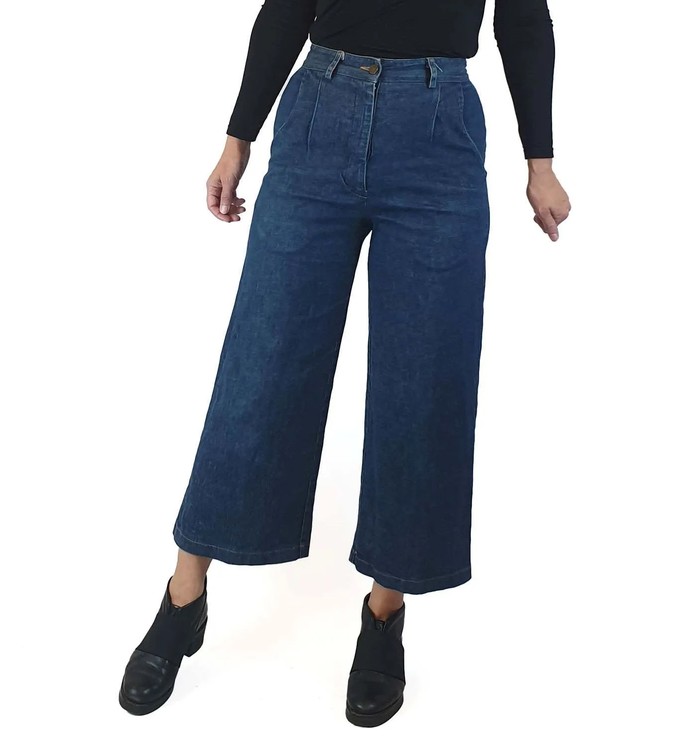 Kuwaii mid denim wide leg jeans size 8