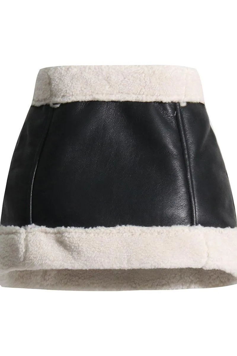 Lambswool buckle placket mini skirt