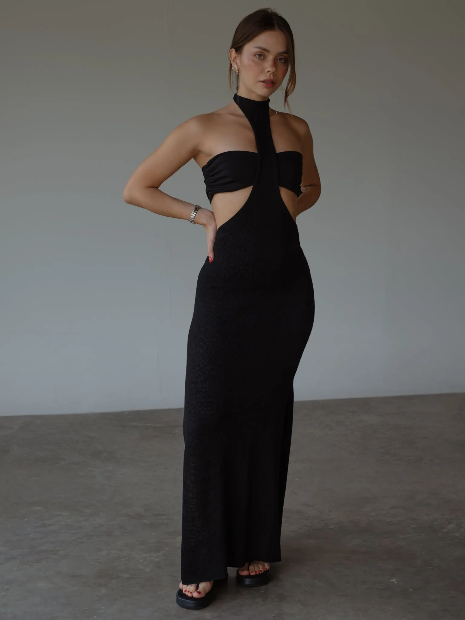 NECK COVER DRESS - BLACK