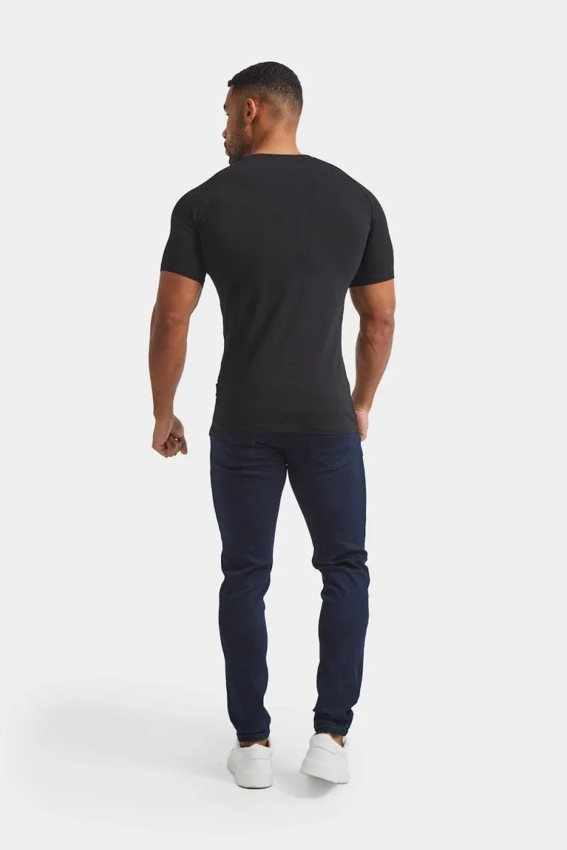 Premium Muscle Fit V-Neck in Black