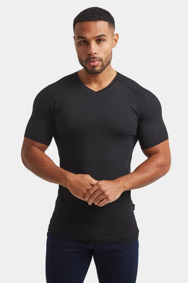 Premium Muscle Fit V-Neck in Black