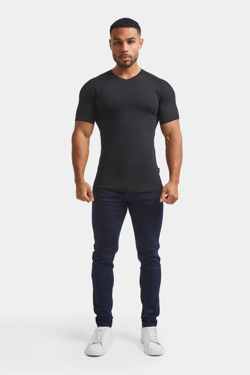 Premium Muscle Fit V-Neck in Black