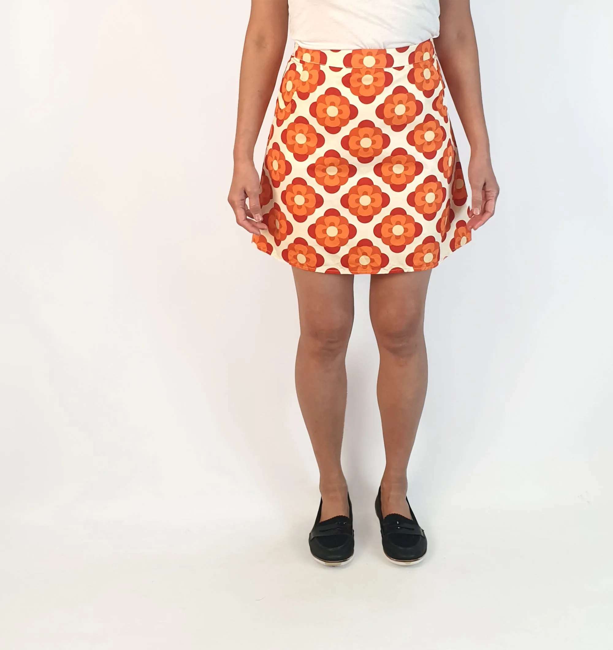 Revival 60s style flower print mini skirt size 10