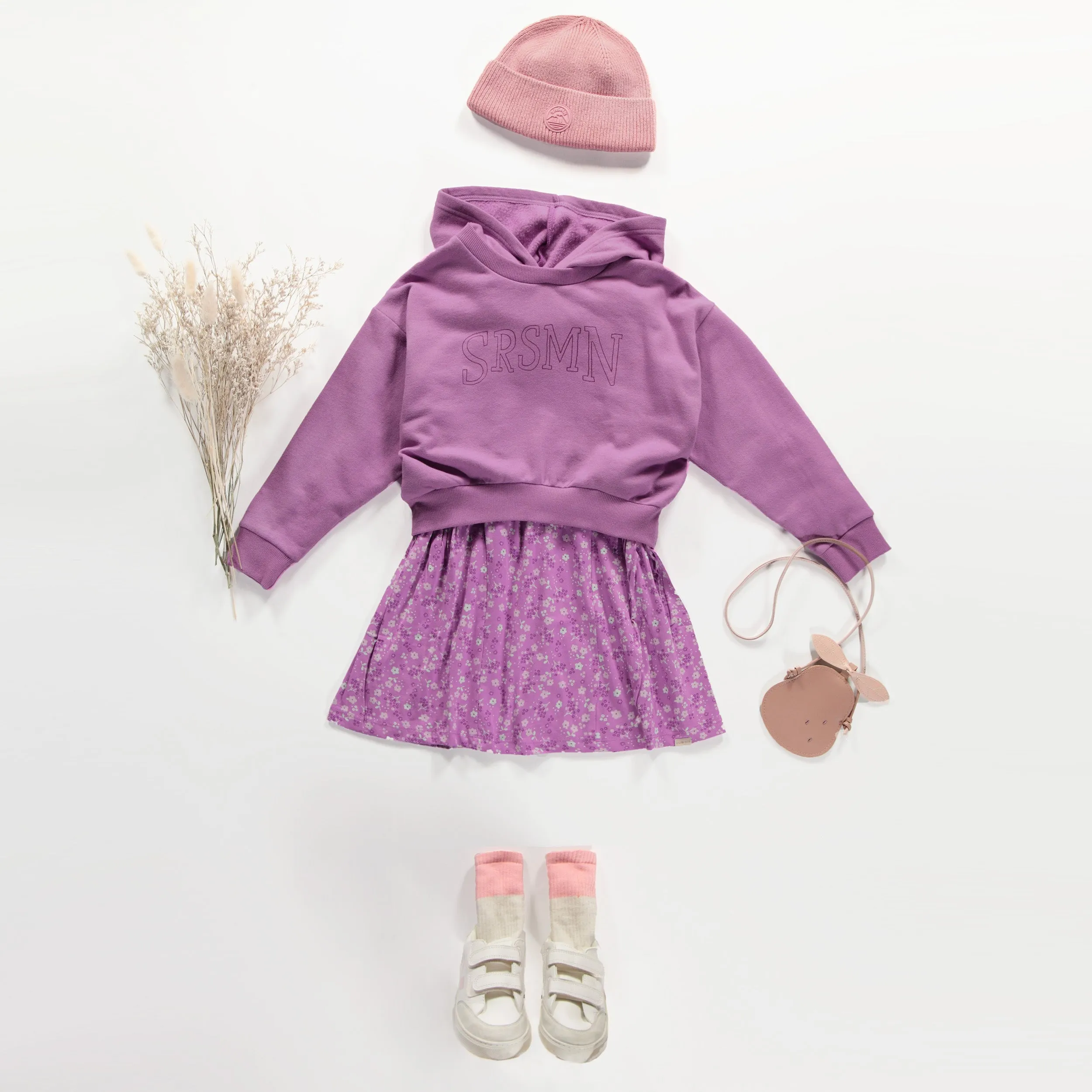 Robe de coupe évasée manches longues mauve fleuri en jersey, enfant || Purple flowery dress of flared fit and long sleeves in jersey, child