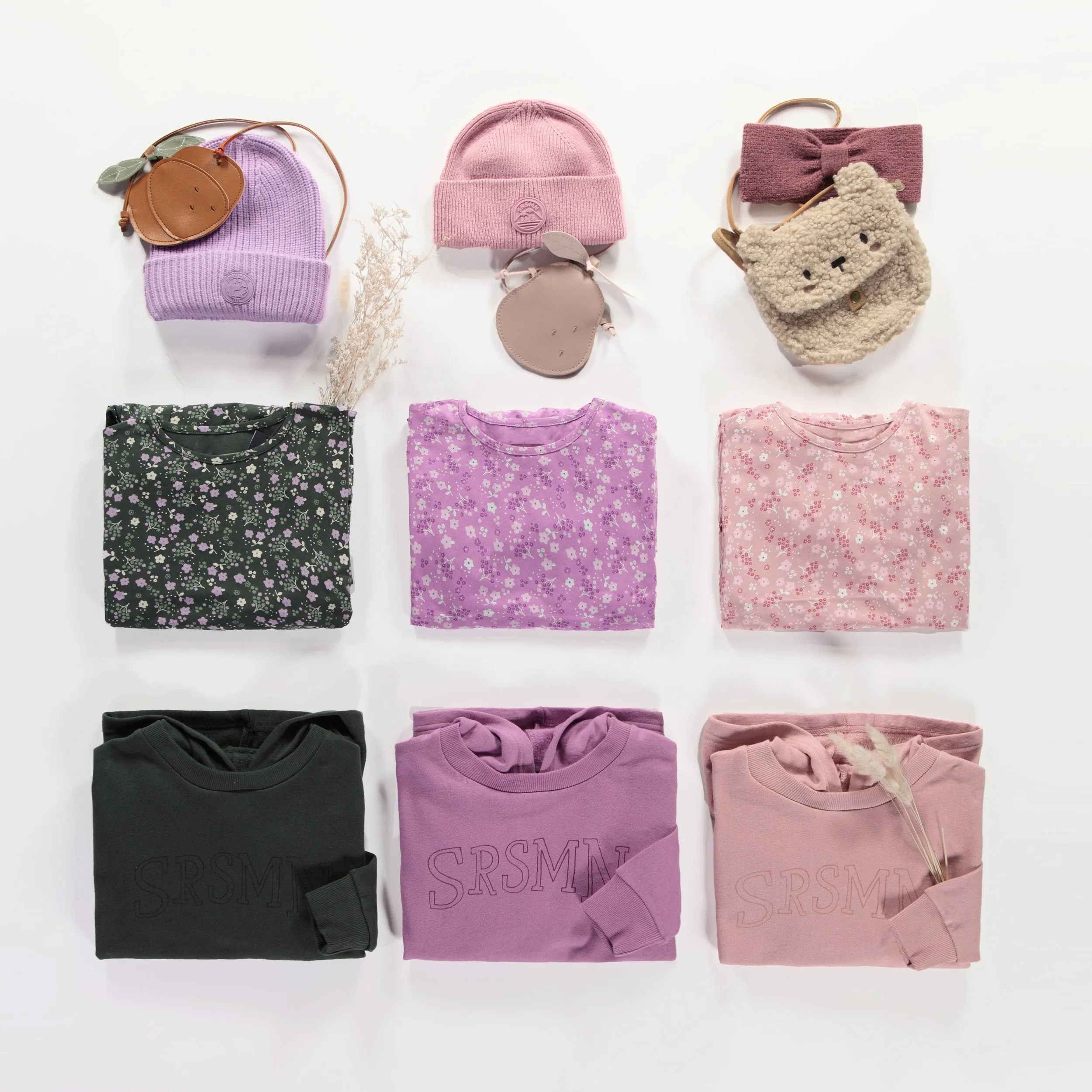 Robe de coupe évasée manches longues mauve fleuri en jersey, enfant || Purple flowery dress of flared fit and long sleeves in jersey, child