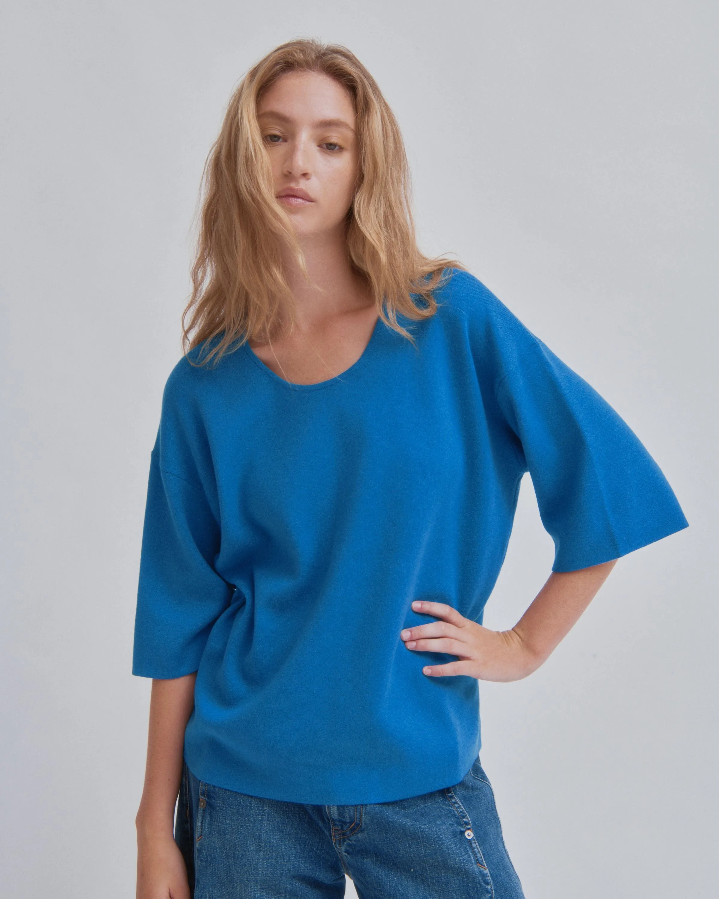 U-NECK KNIT TEE IN CERULEAN