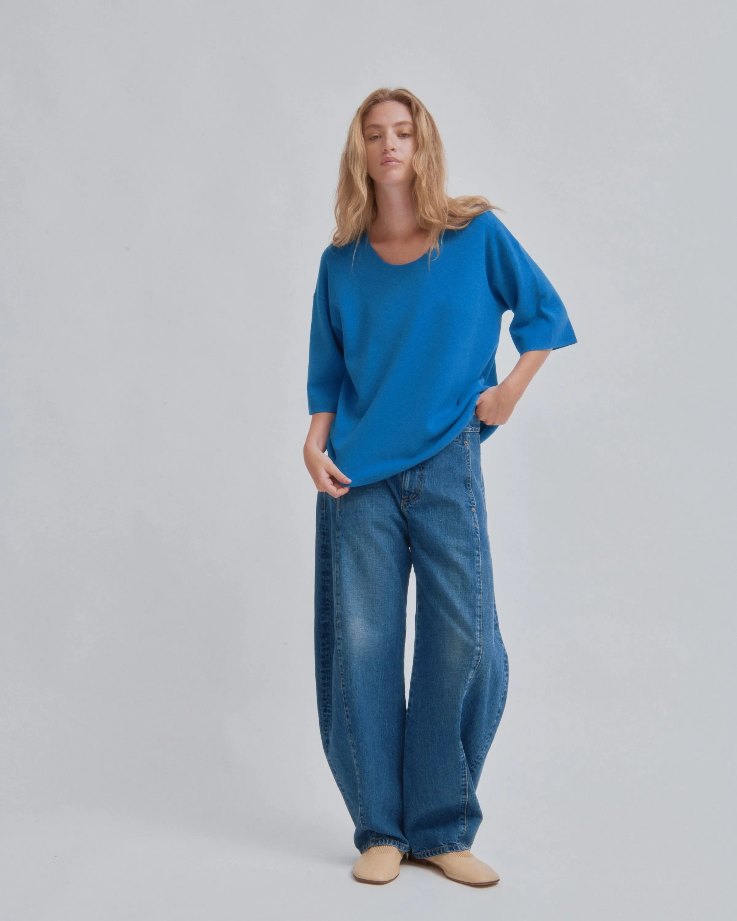 U-NECK KNIT TEE IN CERULEAN