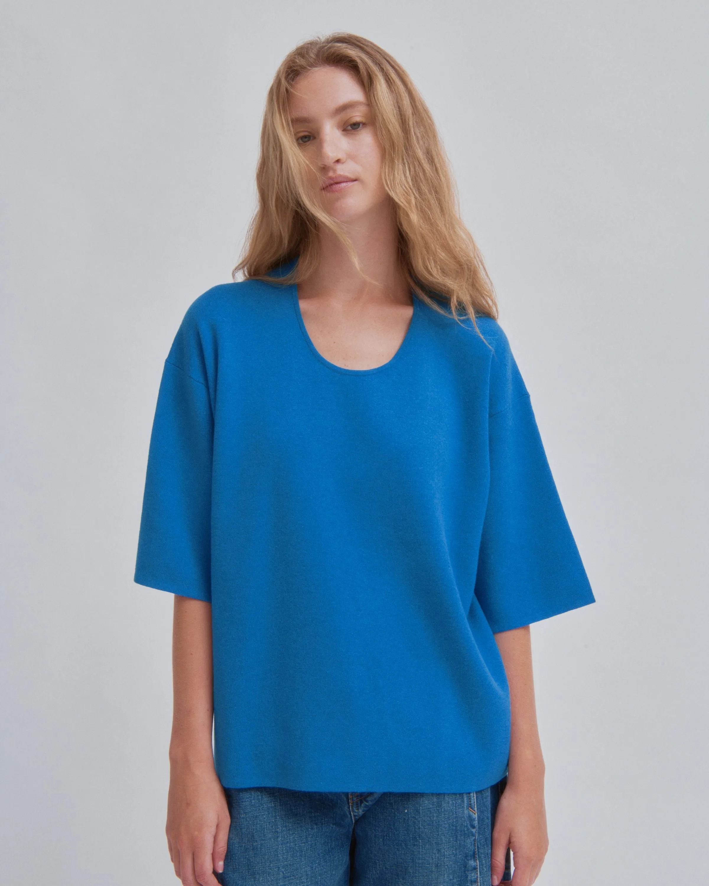 U-NECK KNIT TEE IN CERULEAN