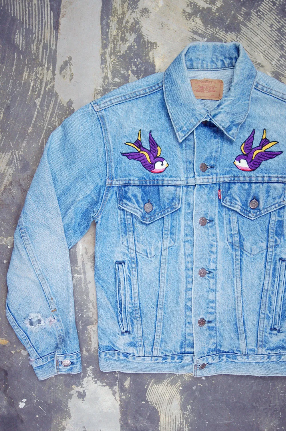 Vintage USA 1980's Custom Swallows 4 Pocket Super Wash Denim Truckers Jacket (JYJ-061)