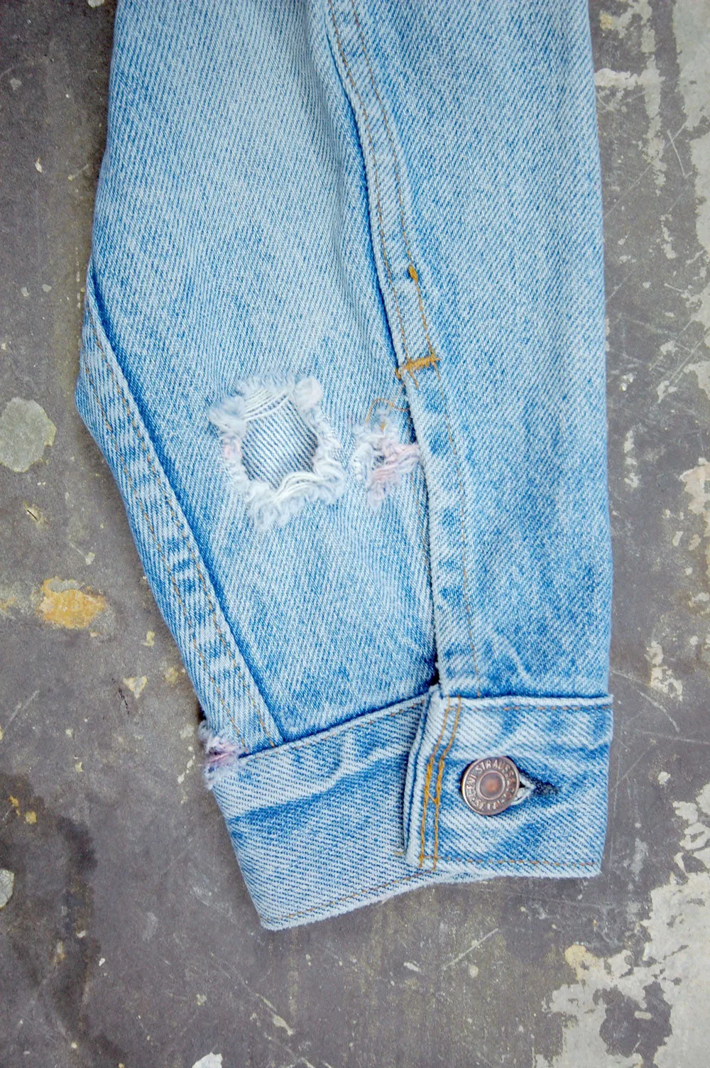 Vintage USA 1980's Custom Swallows 4 Pocket Super Wash Denim Truckers Jacket (JYJ-061)