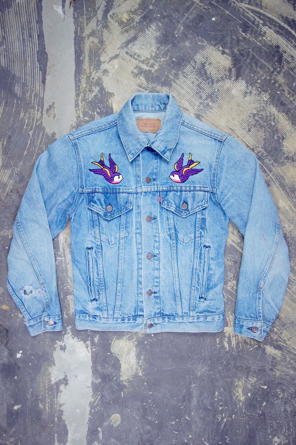Vintage USA 1980's Custom Swallows 4 Pocket Super Wash Denim Truckers Jacket (JYJ-061)