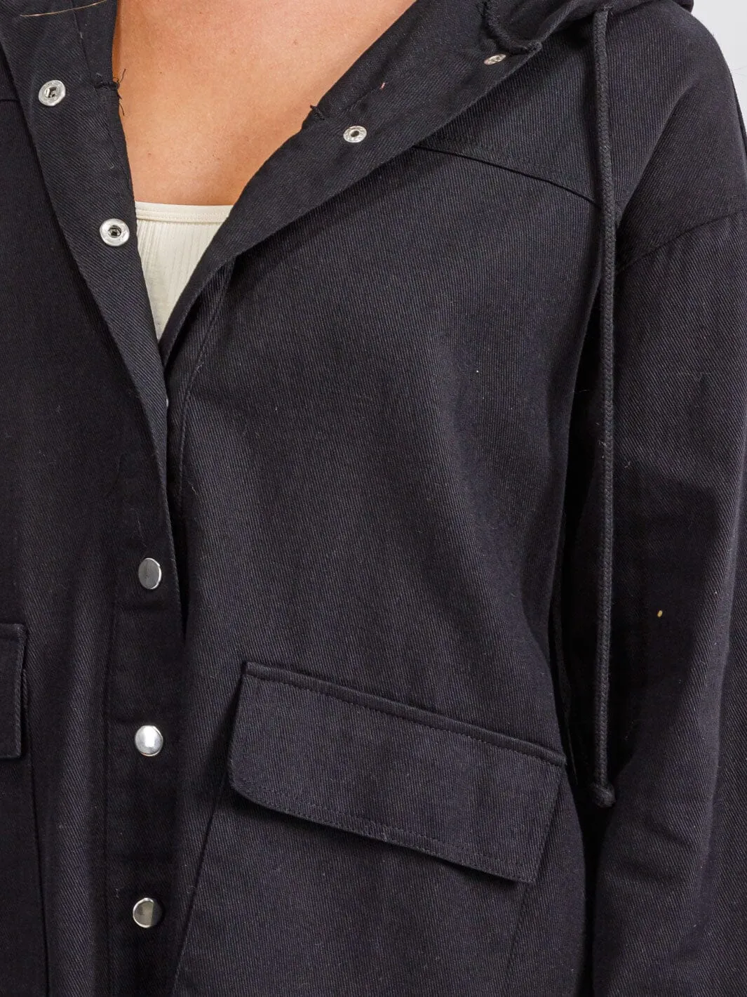 WOMEN'S LONG SLEEVE BUTTON CLOSURE FRONT POCKETS HOODED DENIM JACKET