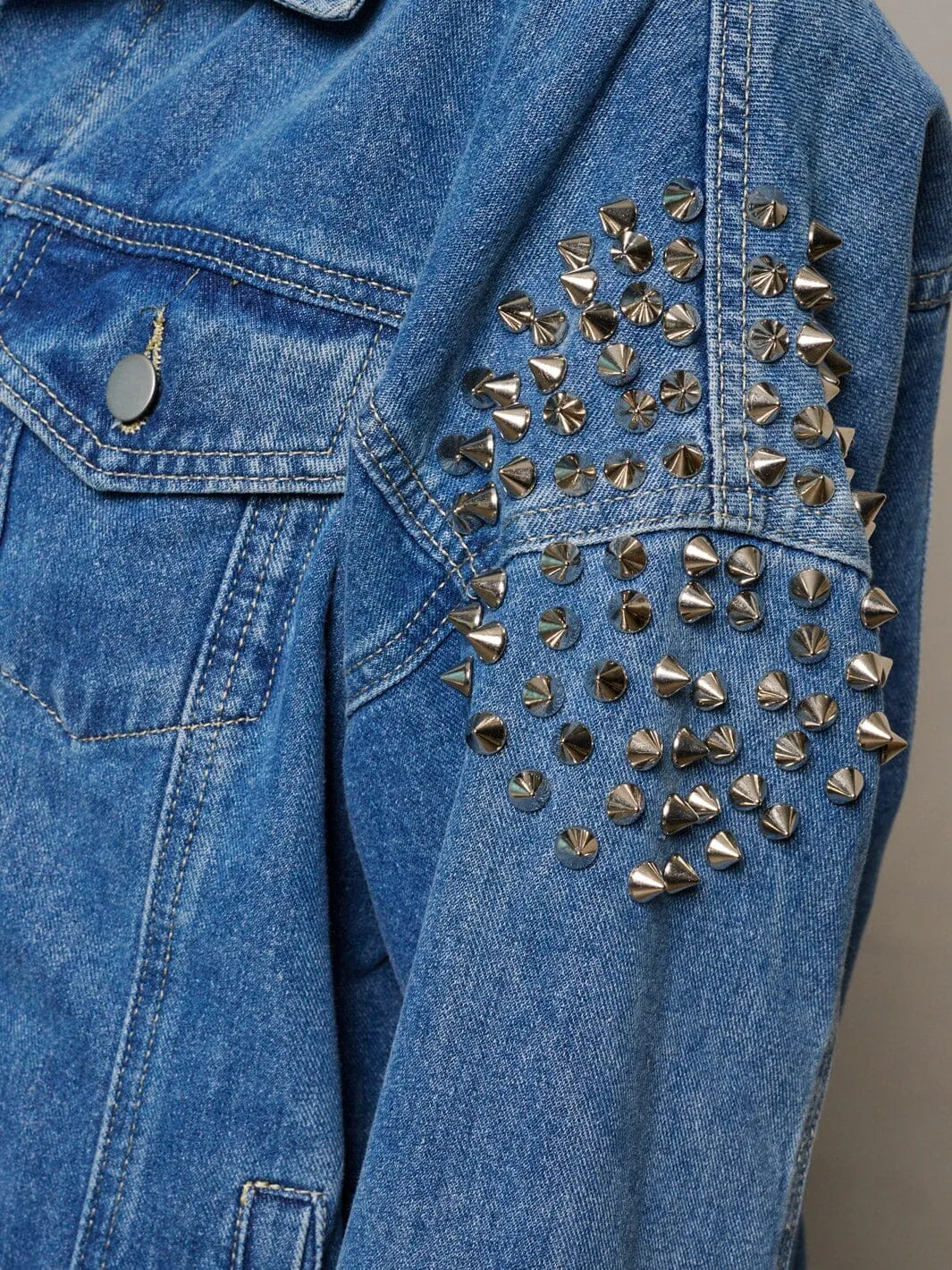 WOMEN'S LONG SLEEVE BUTTON CLOSURE POCKETS DETAILED DENIM JACKET