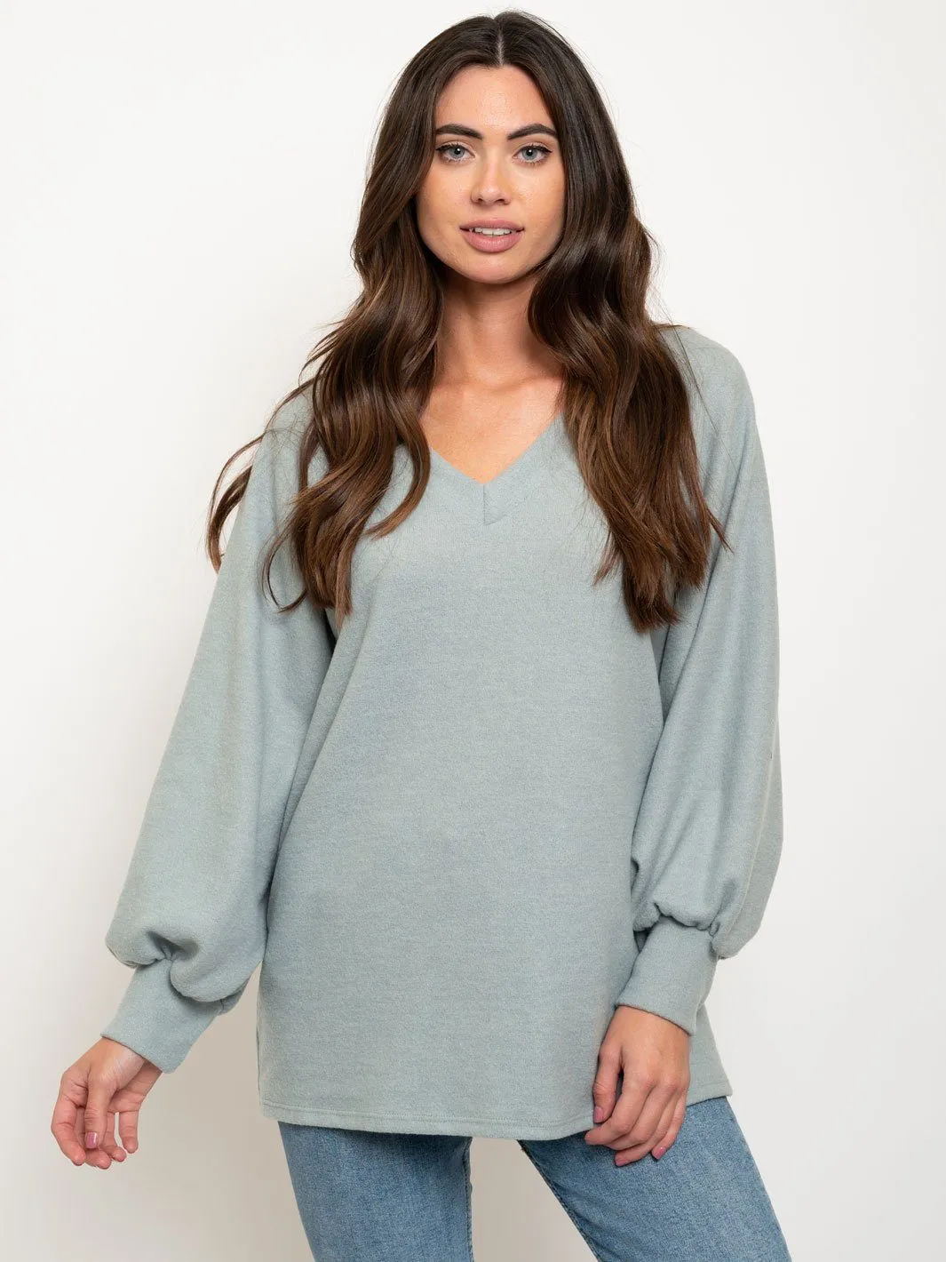 WOMEN'S LONG SLEEVE V-NECK  TOP