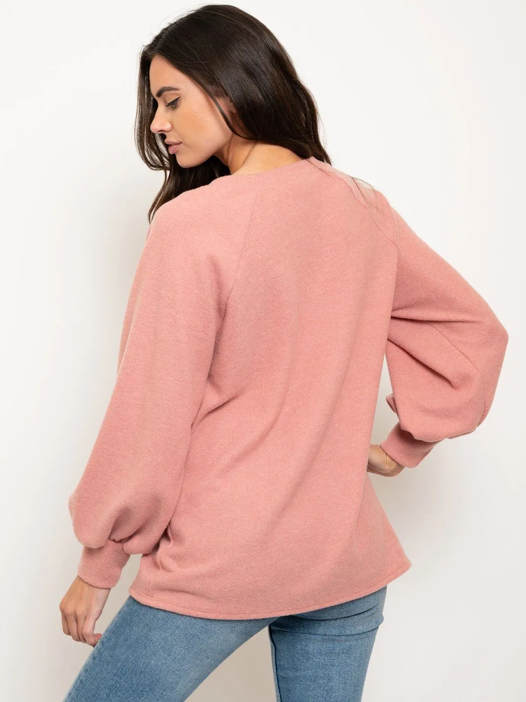 WOMEN'S LONG SLEEVE V-NECK  TOP