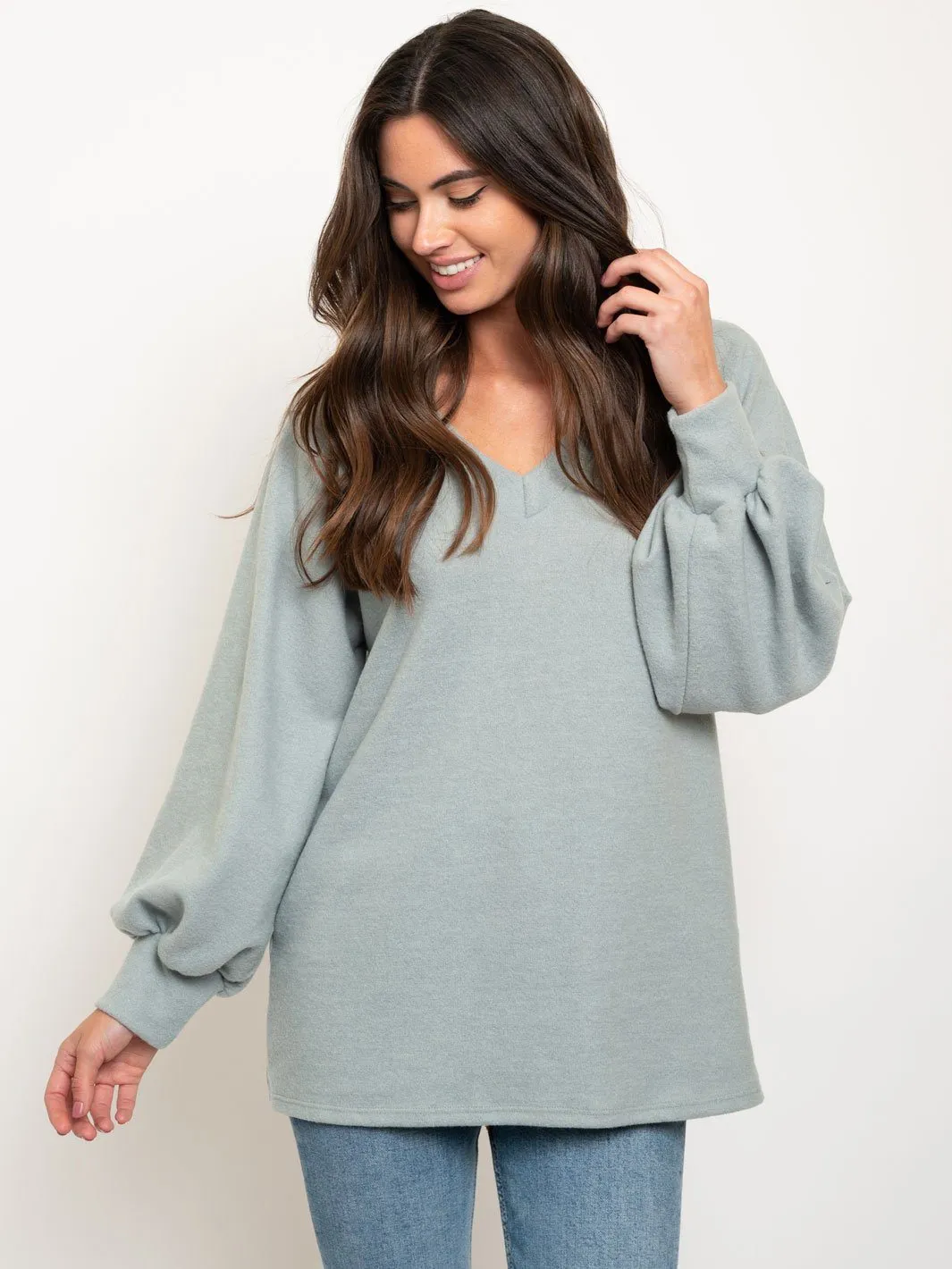 WOMEN'S LONG SLEEVE V-NECK  TOP