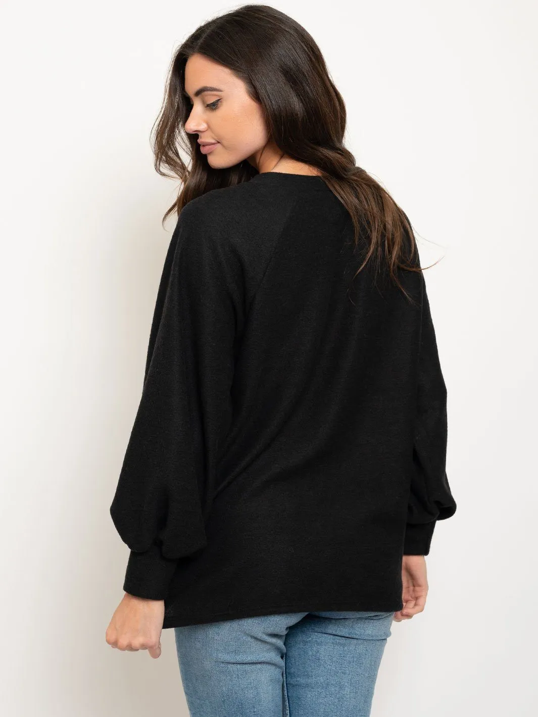 WOMEN'S LONG SLEEVE V-NECK  TOP